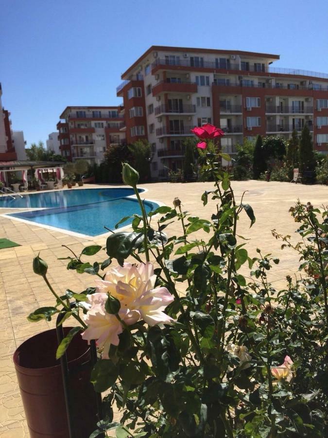 Apartamento Fort Noks Panorama I Marina Elenite Exterior foto